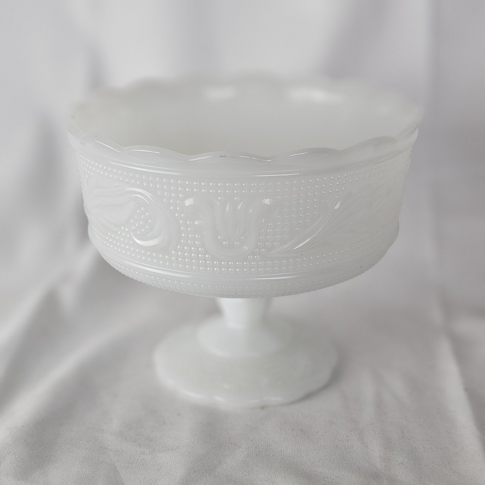E.O. Brody Company Milk Glass Pedestal Bowl Candy Compote Dish Tulip M6000 C10